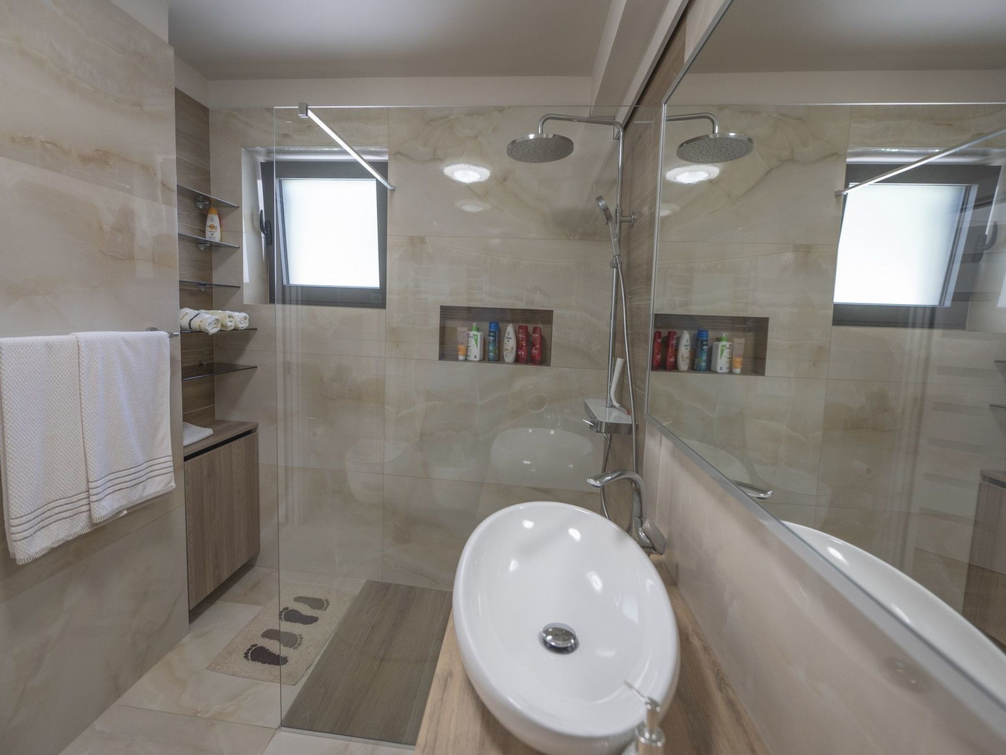 Unknown Accommodation-Binnen