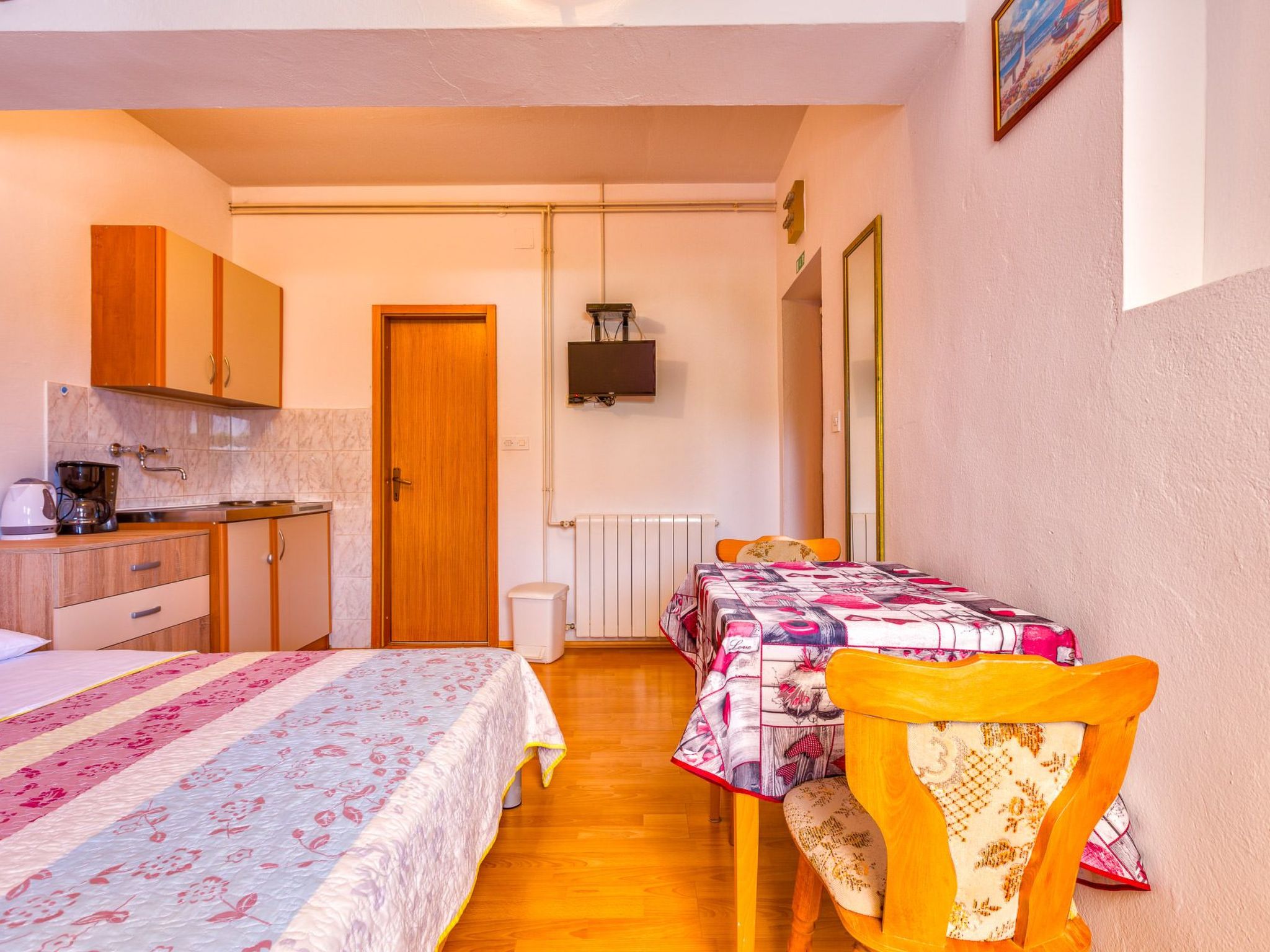 Studioapartment Meri 4-Inside