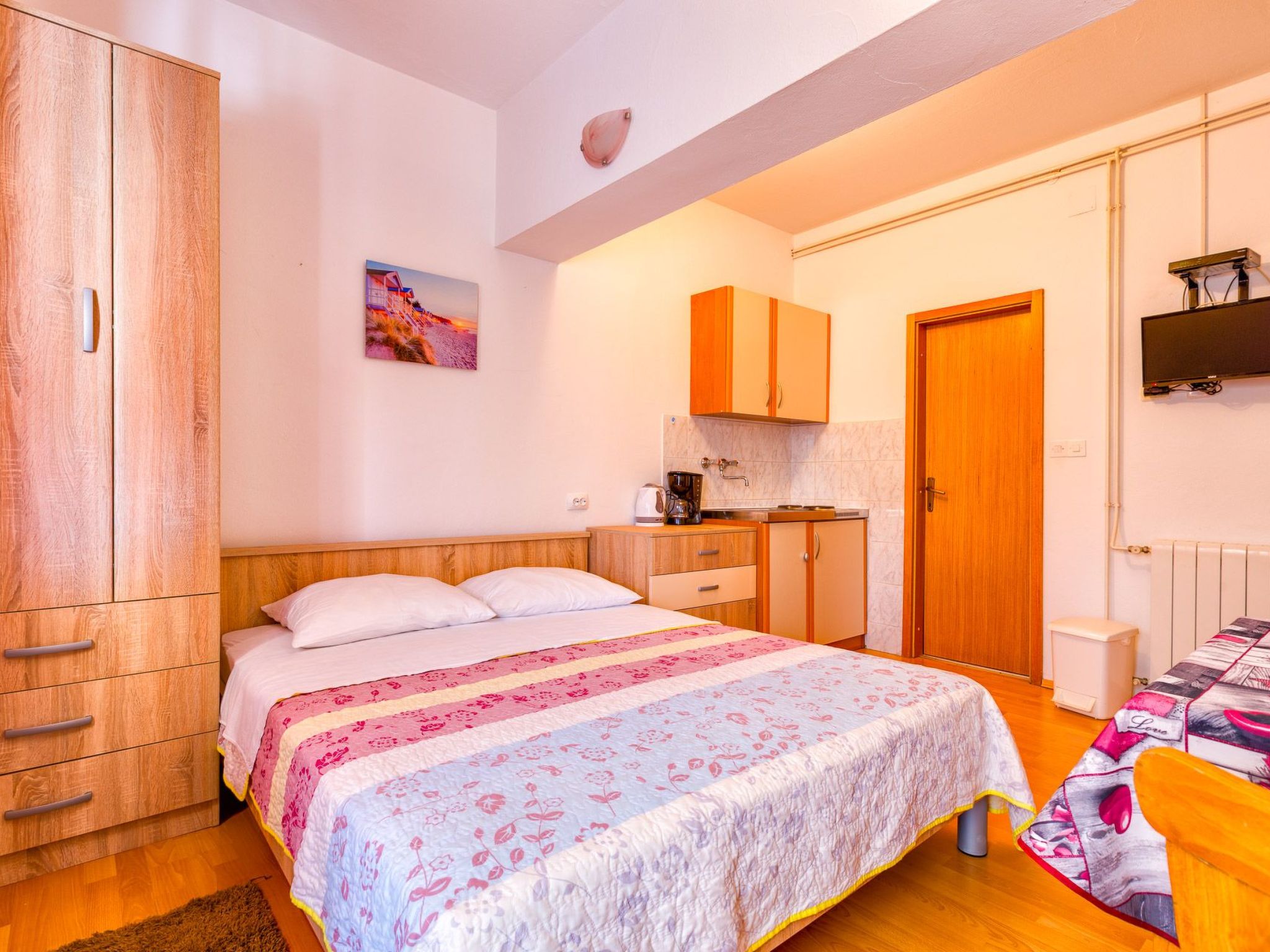 Studioapartment Meri 4-Inside