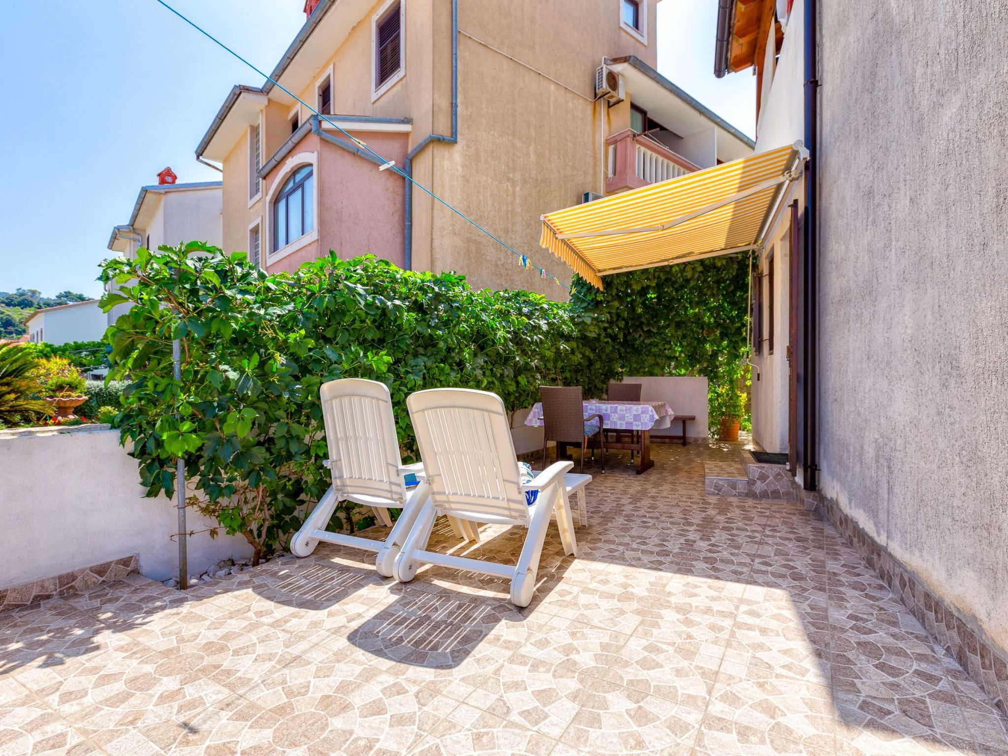 Studioapartment Meri 4-Inside