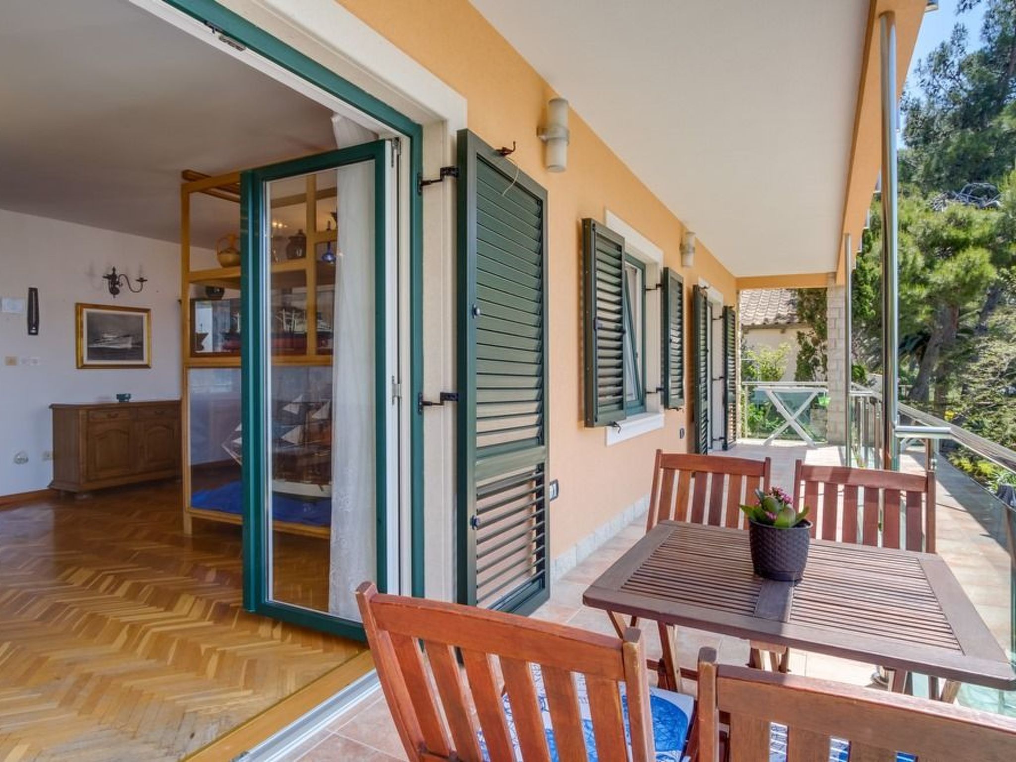 Villa Magnolia – Apartment Magnolia-Binnen