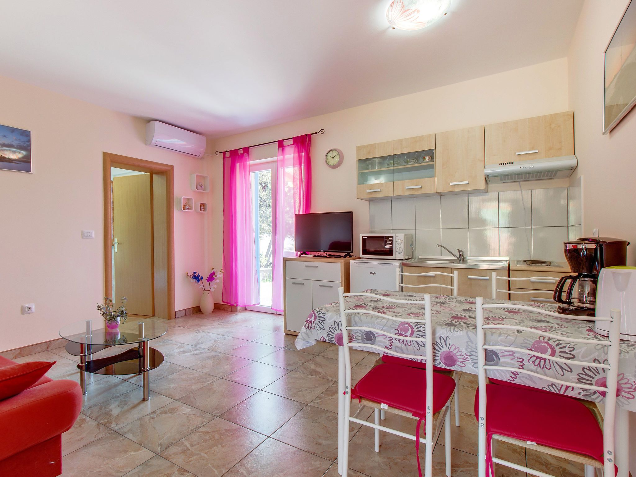 Für 2 Personen ca. 40 m&sup2; in Veli Lošinj, Adriaküste Kroatien (Kroatische I-Dedans