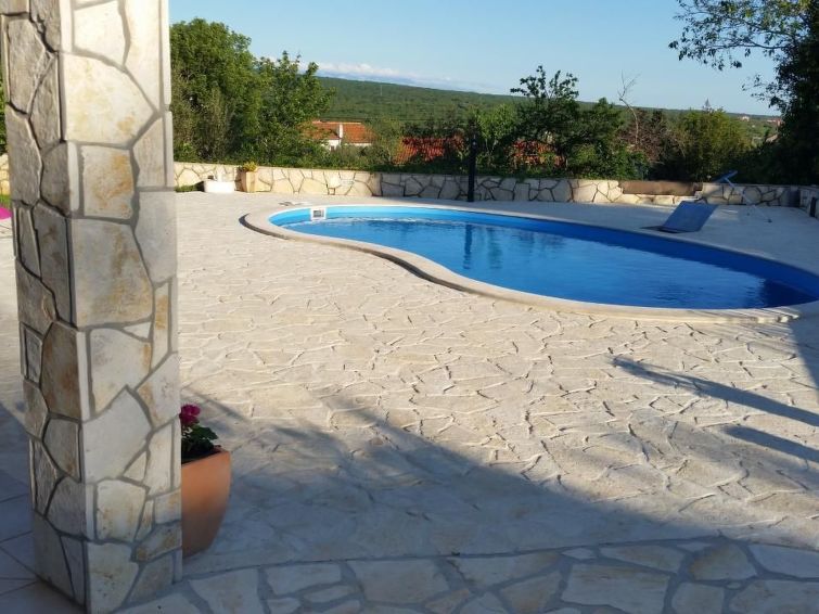 1-persoons appartement met verwarmd zwembad in Veli Lošinj in Lošinj / Veli Lošinj