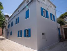 Charmant appartement met tuin in hartje Veli Lošinj, 450m van zee - thumbnail 2