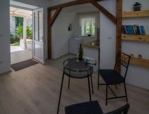 Charmant appartement met tuin in hartje Veli Lošinj, 450m van zee - thumbnail 6