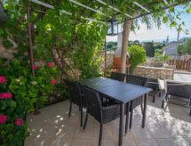 Vrijstaand appartement in het centrum van Veli Lošinj - thumbnail 2