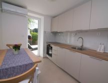 Vrijstaand appartement in het centrum van Veli Lošinj - thumbnail 6