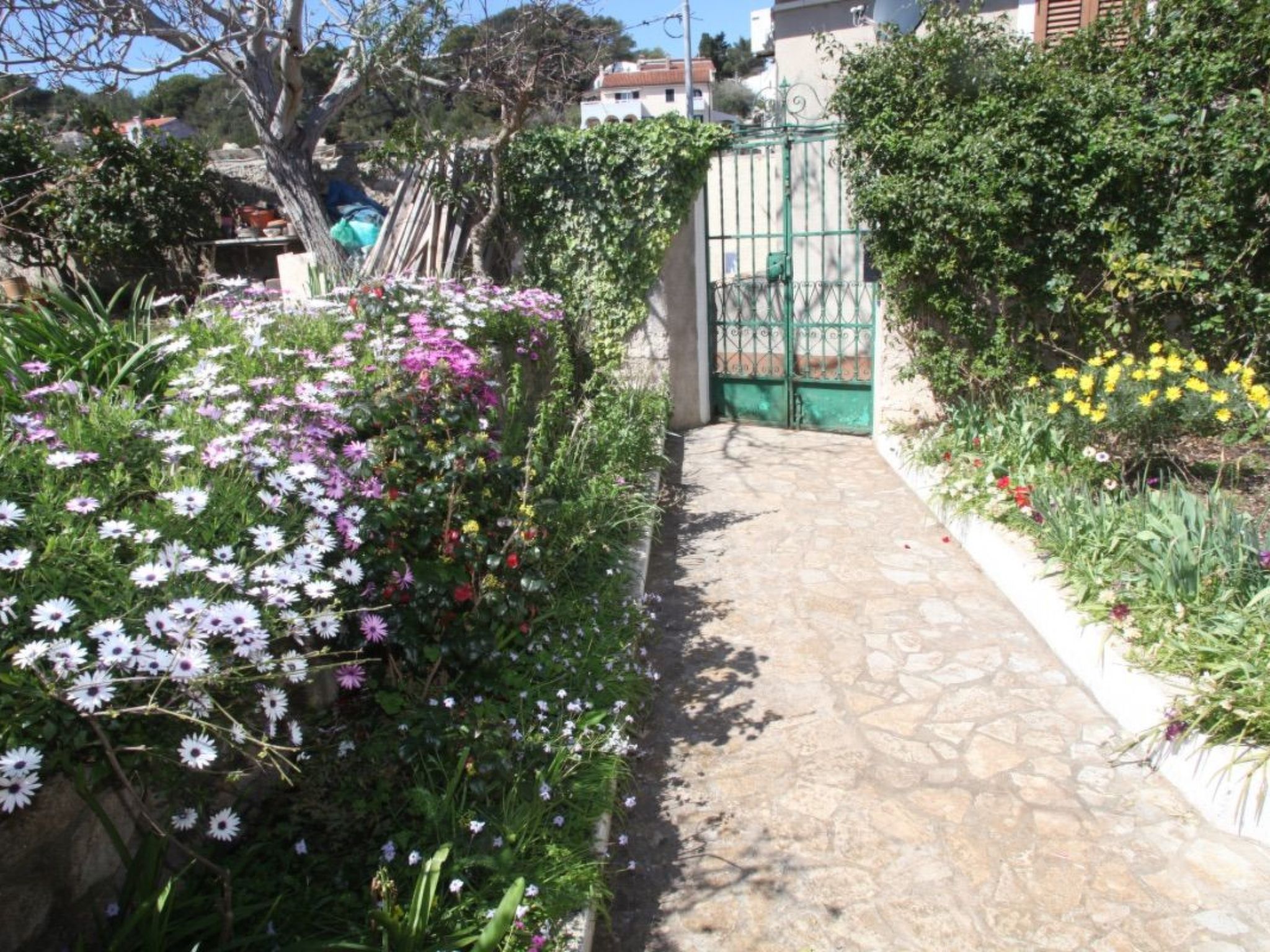 Wohnung in Veli Lošinj mit schönem Garten