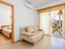 Appartement Ivan 2: Vlakbij Zee en Verwarmd Zwembad in Rab - thumbnail 3
