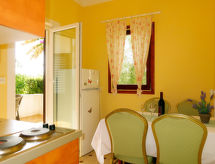 Wellness en rust in appartement Ana, direct aan zee op Rab - thumbnail 3