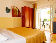 Wellness en rust in appartement Ana, direct aan zee op Rab - thumbnail 4