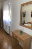 Vila Anica appartement A met verwarmd zwembad, 300m van zee op Rab - thumbnail 3