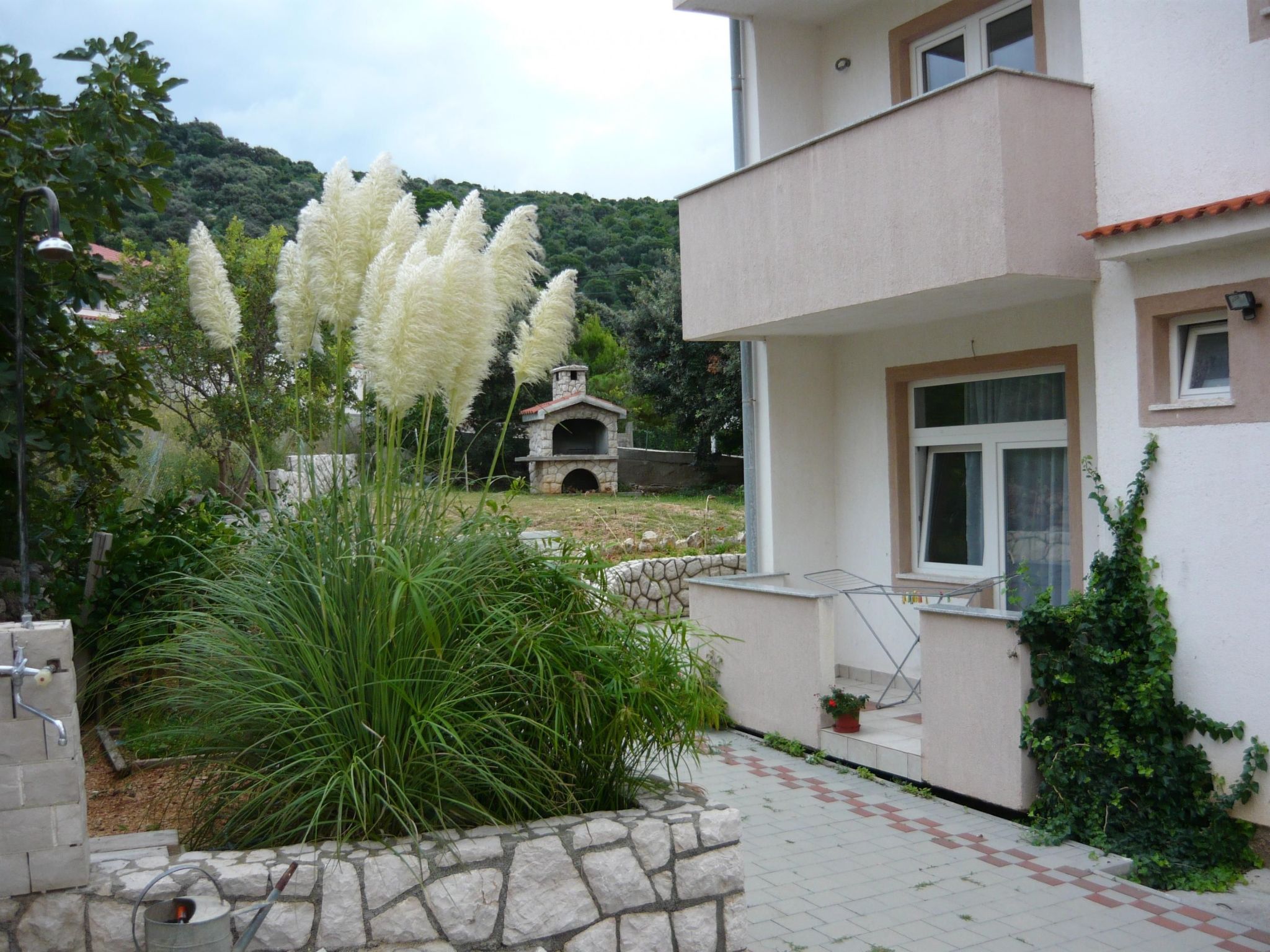 Wohnung in Barbat mit Terrasse und Grill-Binnen