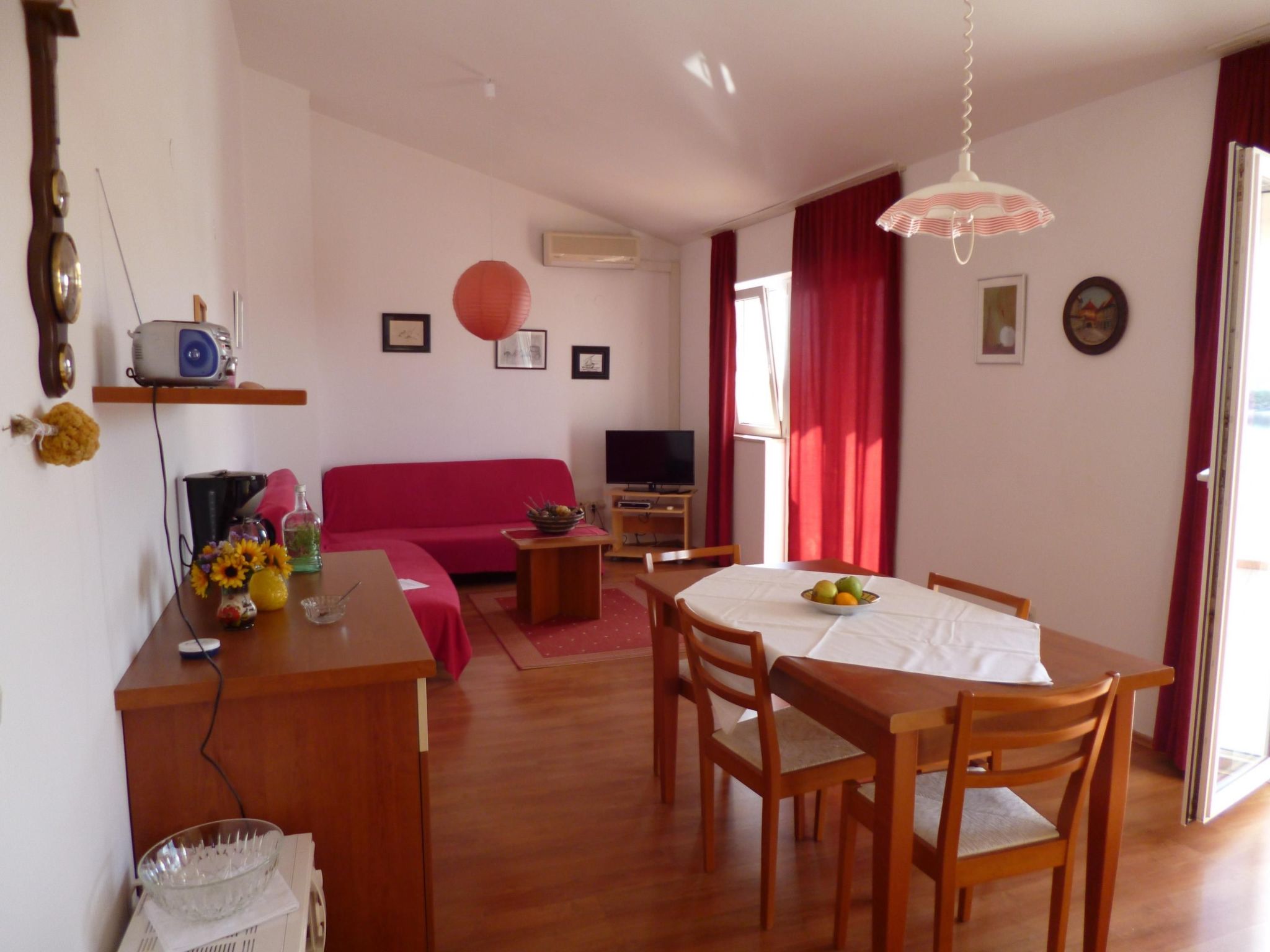 Wohnung in Barbat mit Terrasse und Grill-Binnen