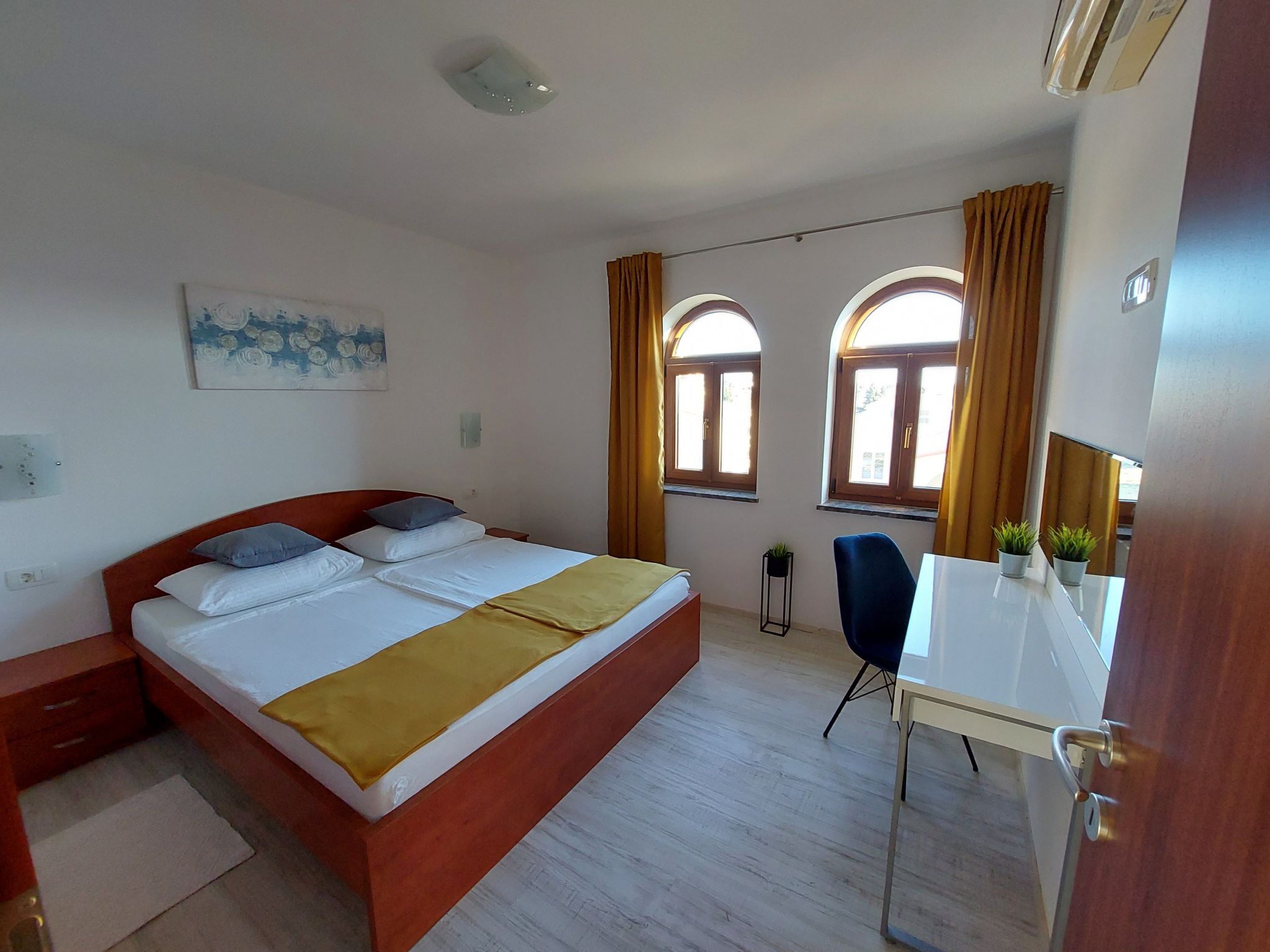 Appartement in Barbat mit Großer Terrasse-Binnen