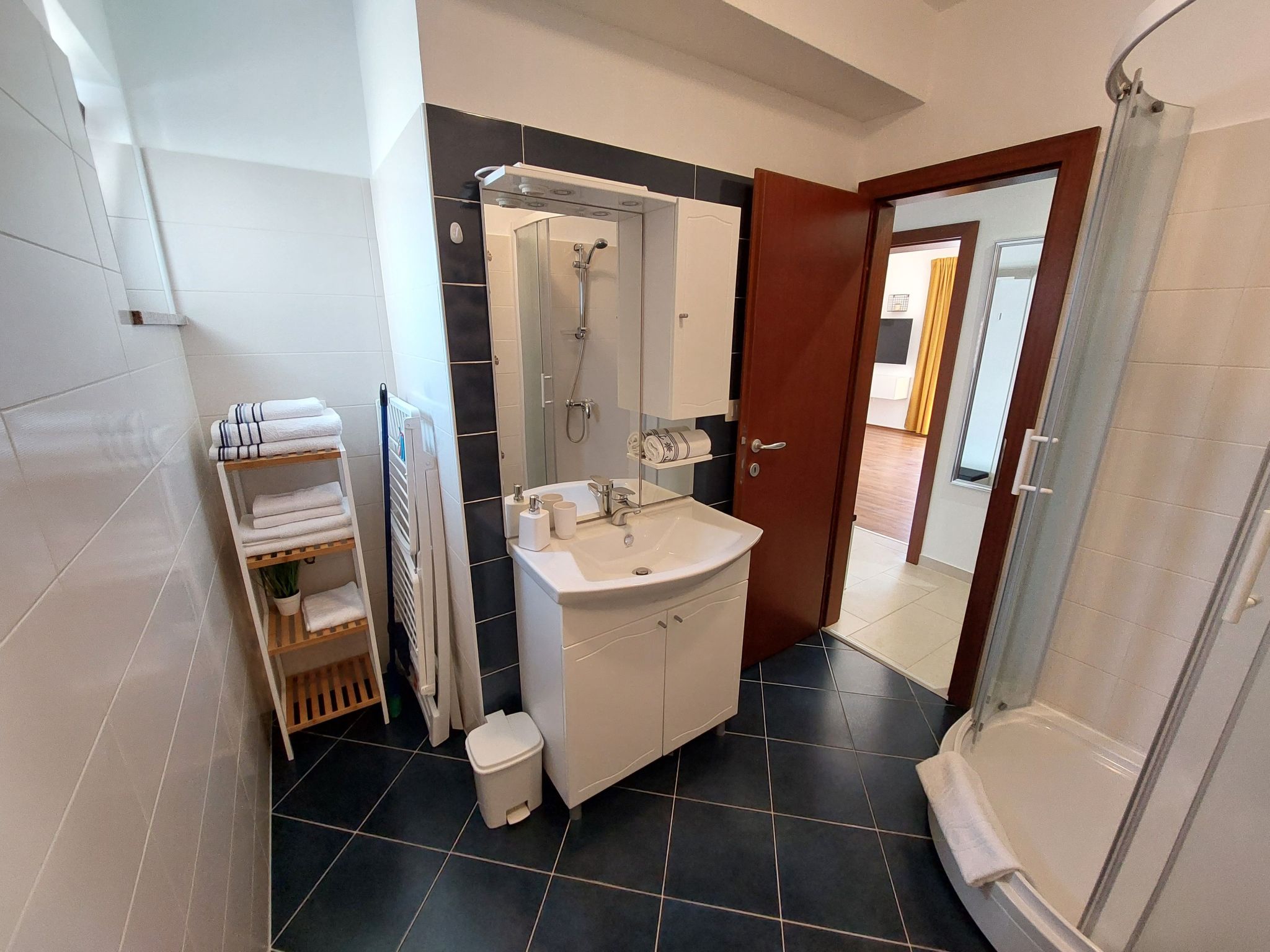 Appartement in Barbat mit Großer Terrasse-Binnen