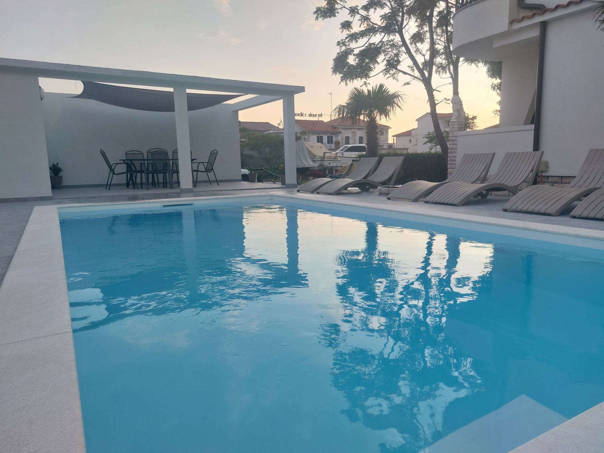 Appartement in Barbat mit Großer Terrasse-Binnen