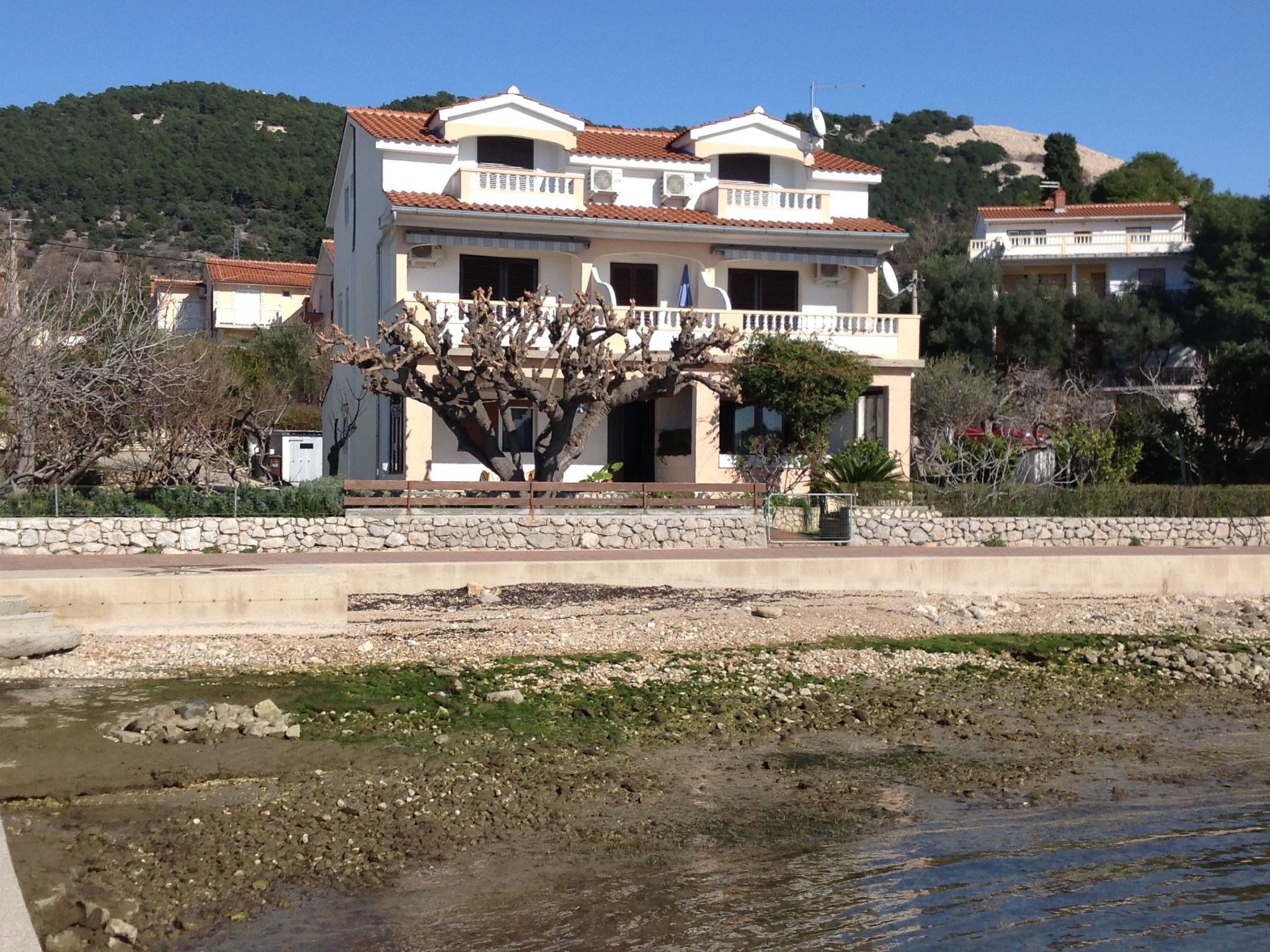 Wohnung 3 mit Meerblick Apartment in Rab