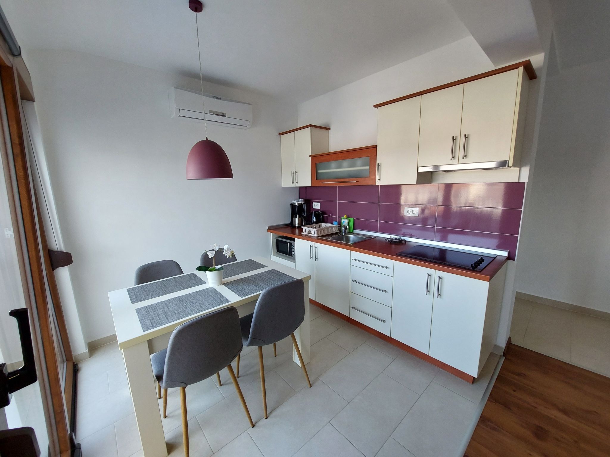 Tolle Wohnung Amphora mit möbliertem Balkon-Binnen