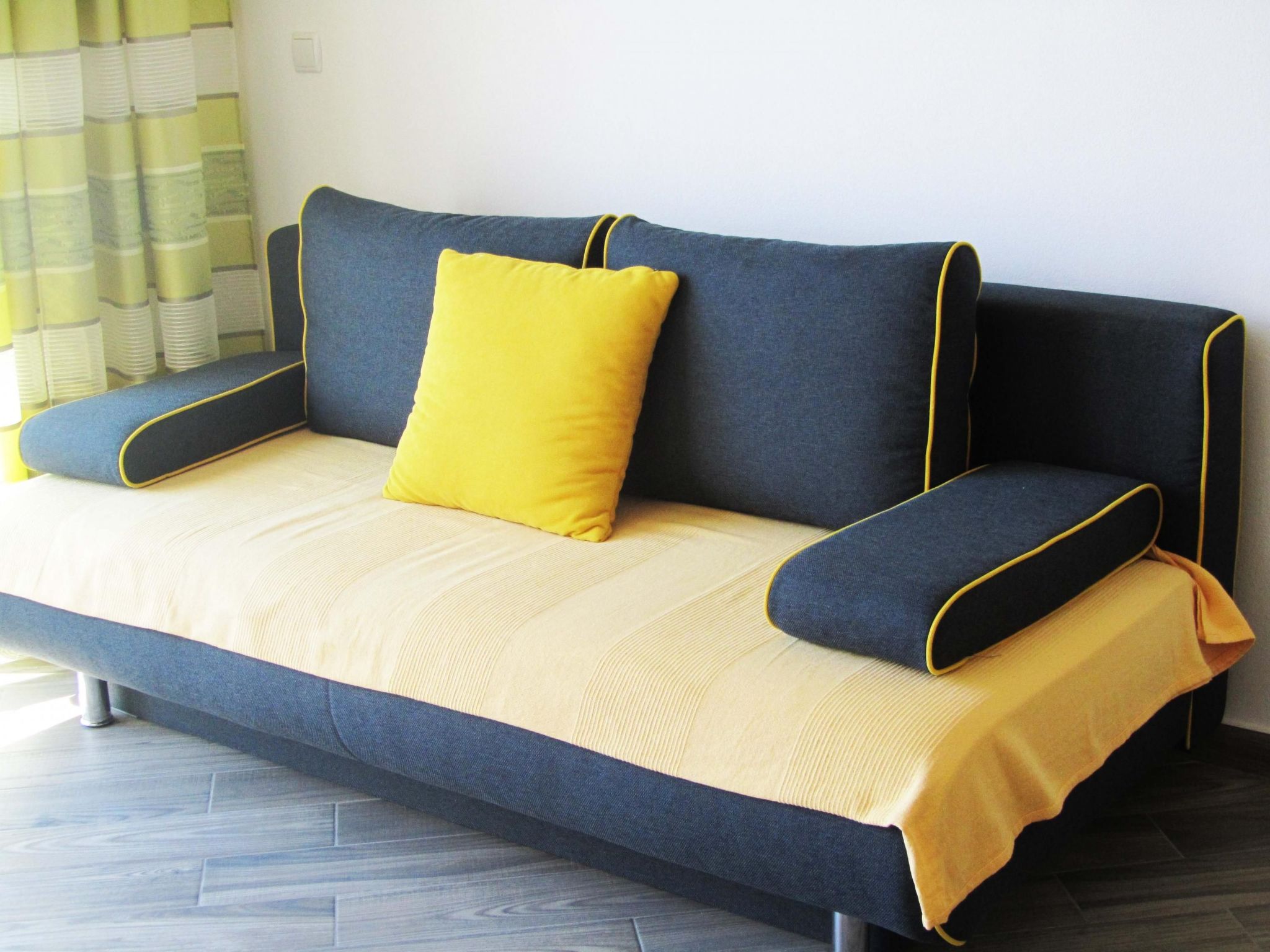 NR.2  SANDRA - APP 4-Inside