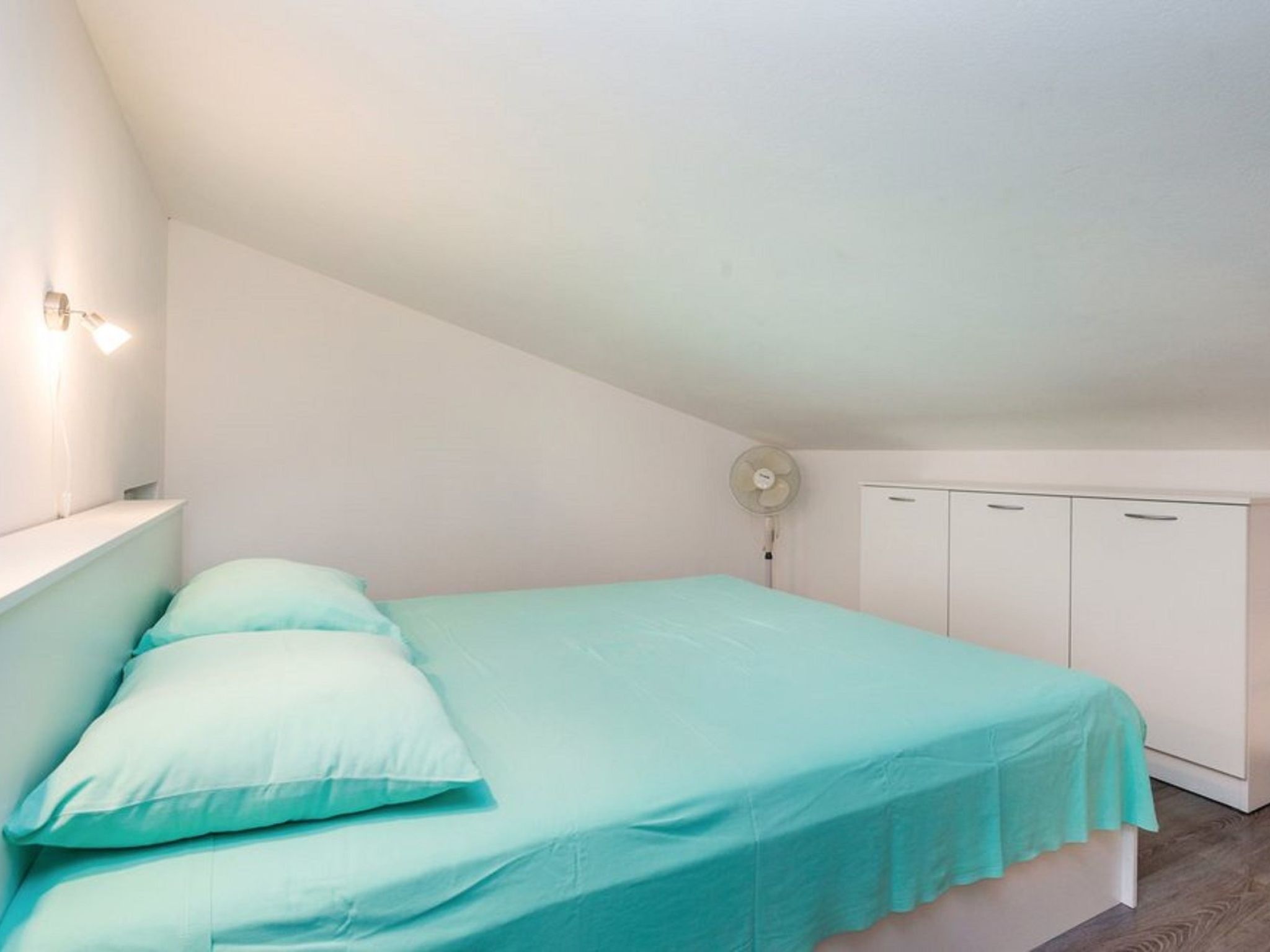 NR.2  SANDRA - APP 4-Inside