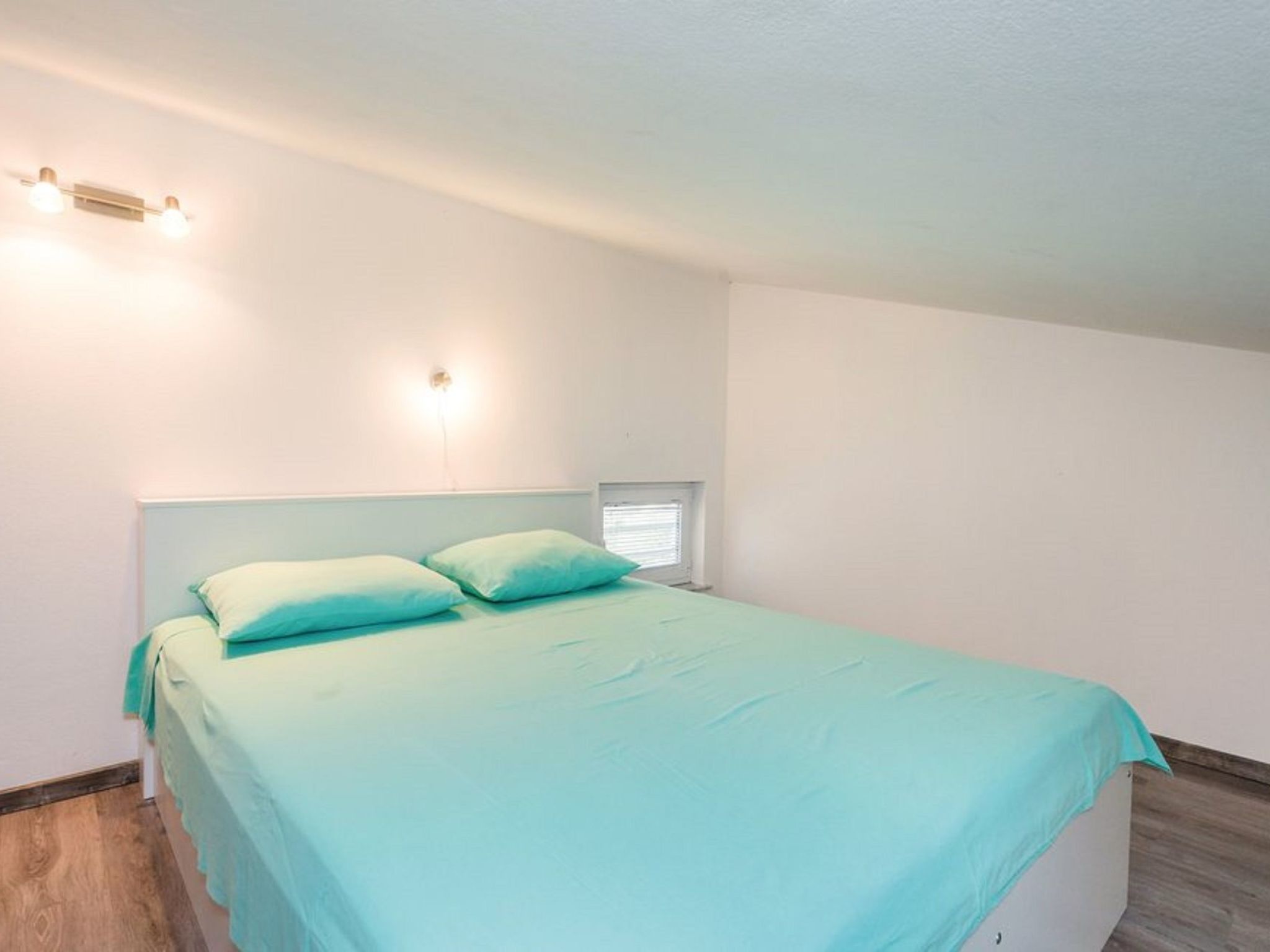 Photo of NR.2  SANDRA - APP 4