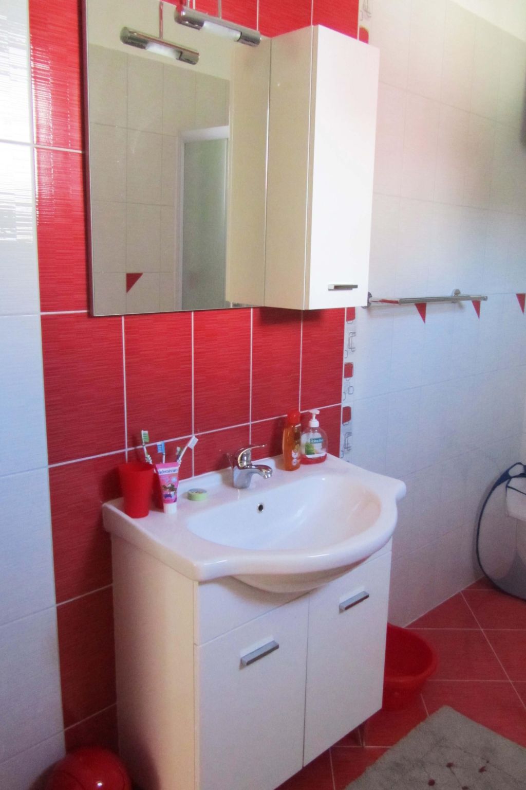 Photo of NR.2  SANDRA - APP 4