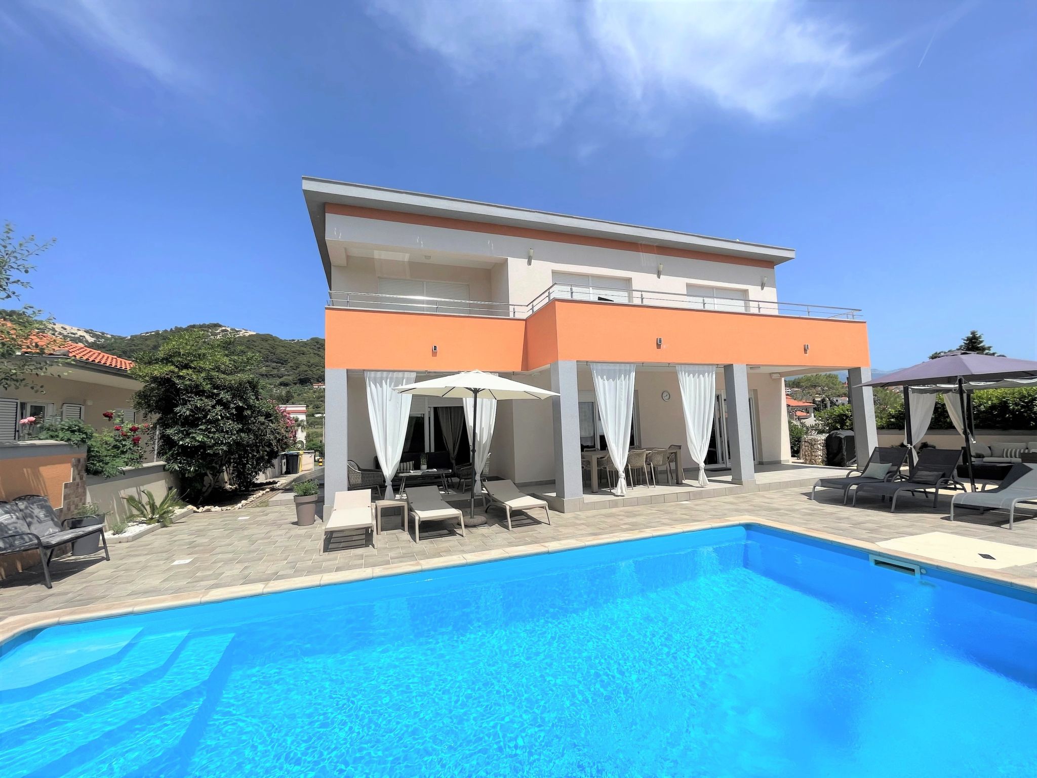 Villa Summer Escape in Barbat mit Garten und Aussicht-Binnen