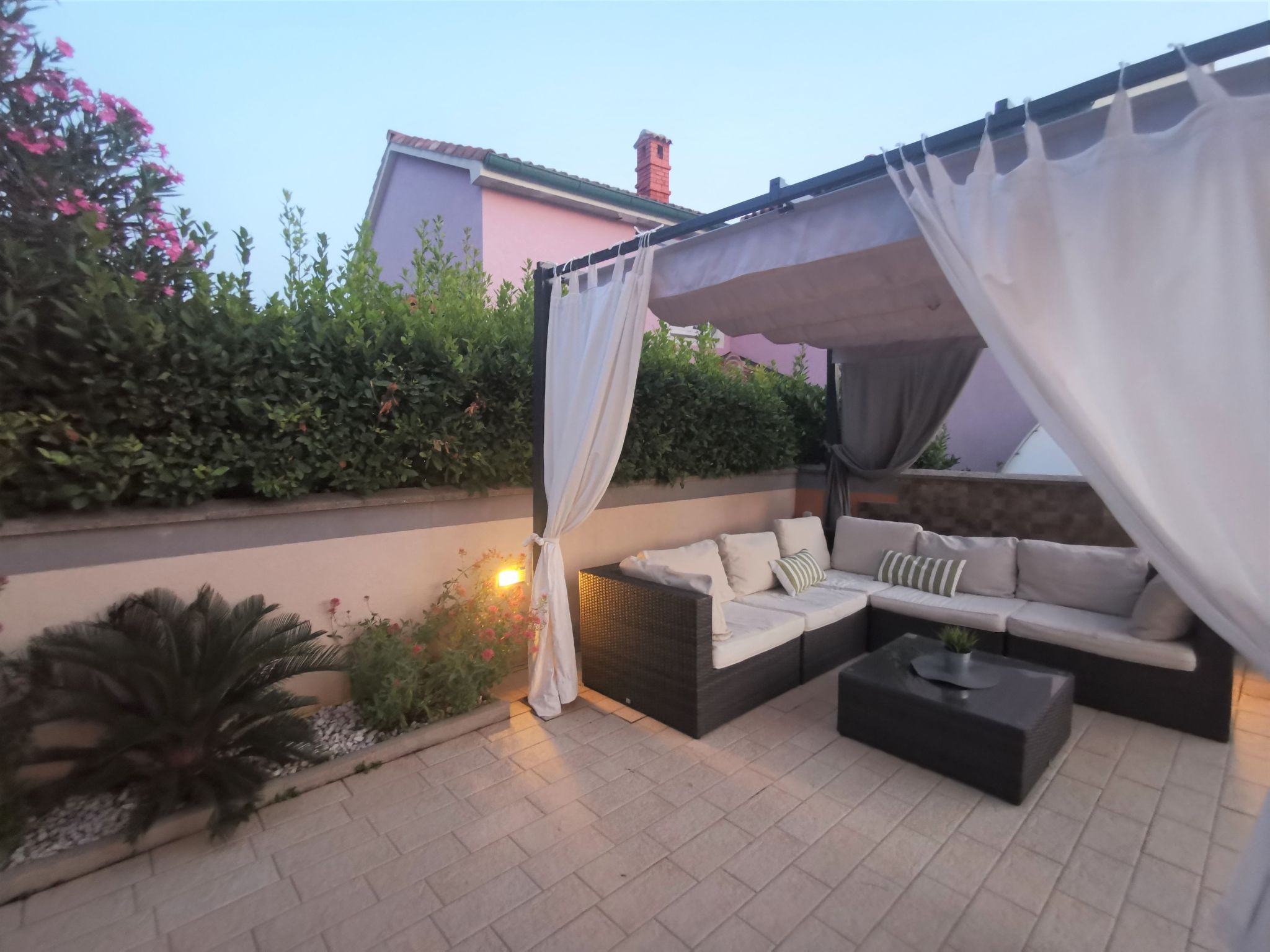 Villa Summer Escape in Barbat mit Garten und Aussicht-Binnen