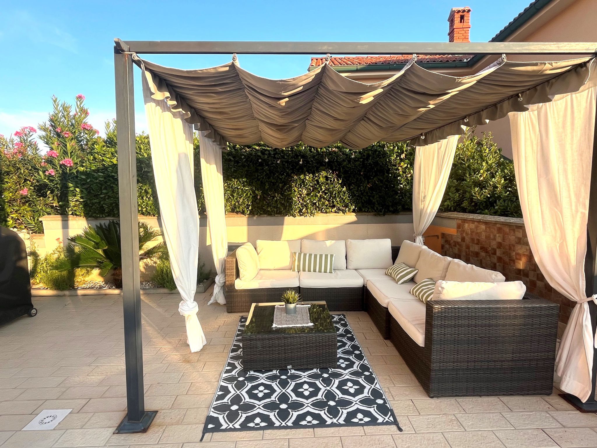 Villa Summer Escape in Barbat mit Garten und Aussicht-Binnen