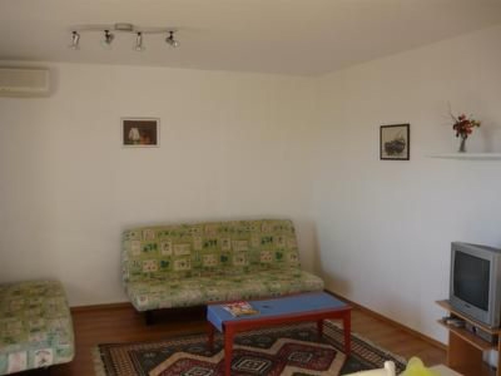 Nette Ferienwohnung mit Whirlpool und Garten-Binnen