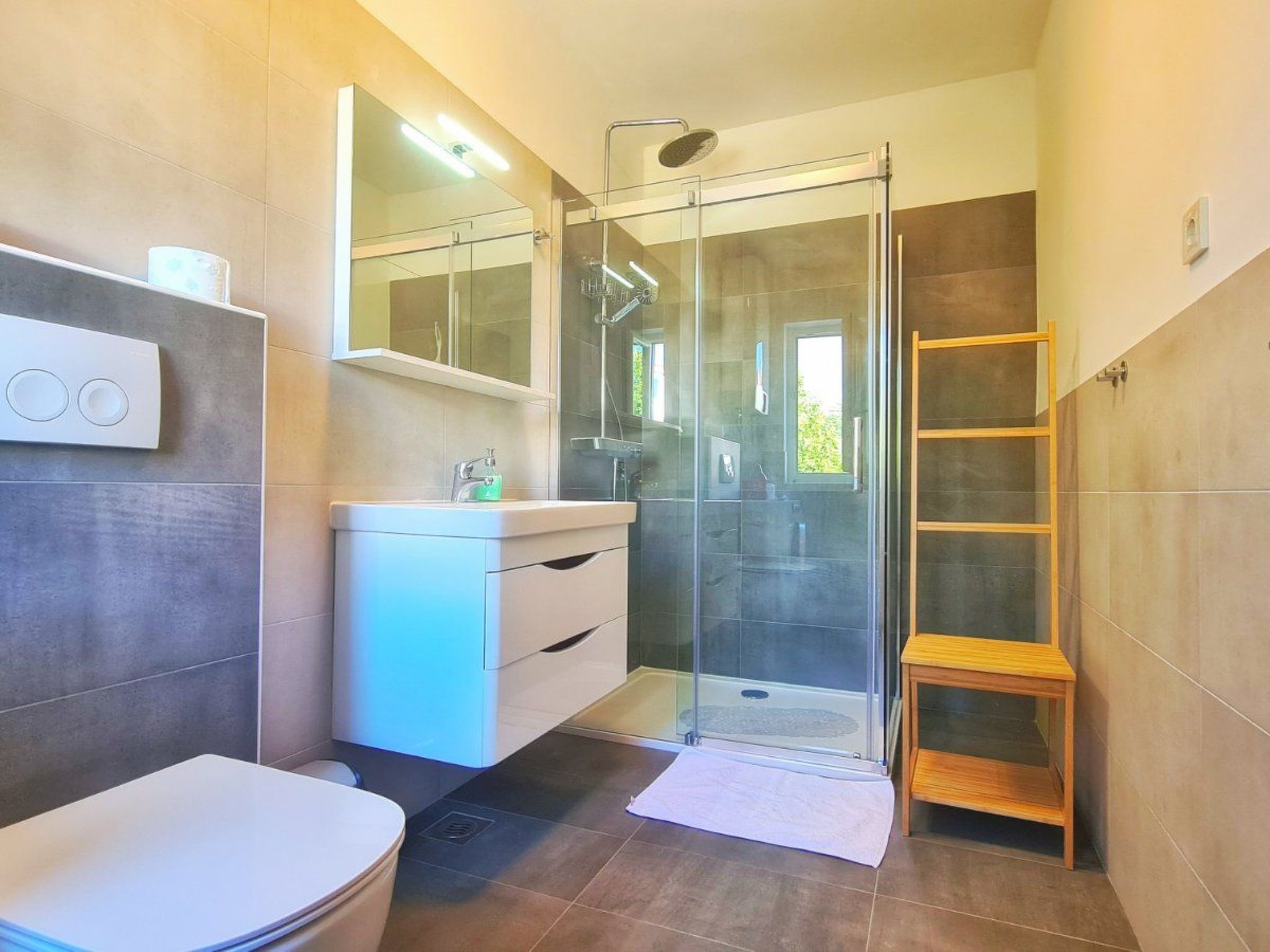 Große Wohnung in Palit mit Privatem Balkon-Image-tags.info