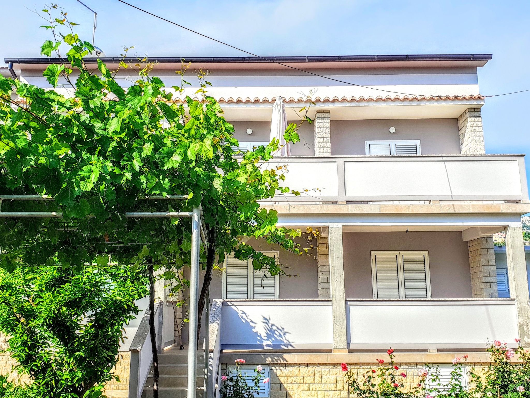 Große Wohnung in Palit mit Privatem Balkon-Image-tags.info