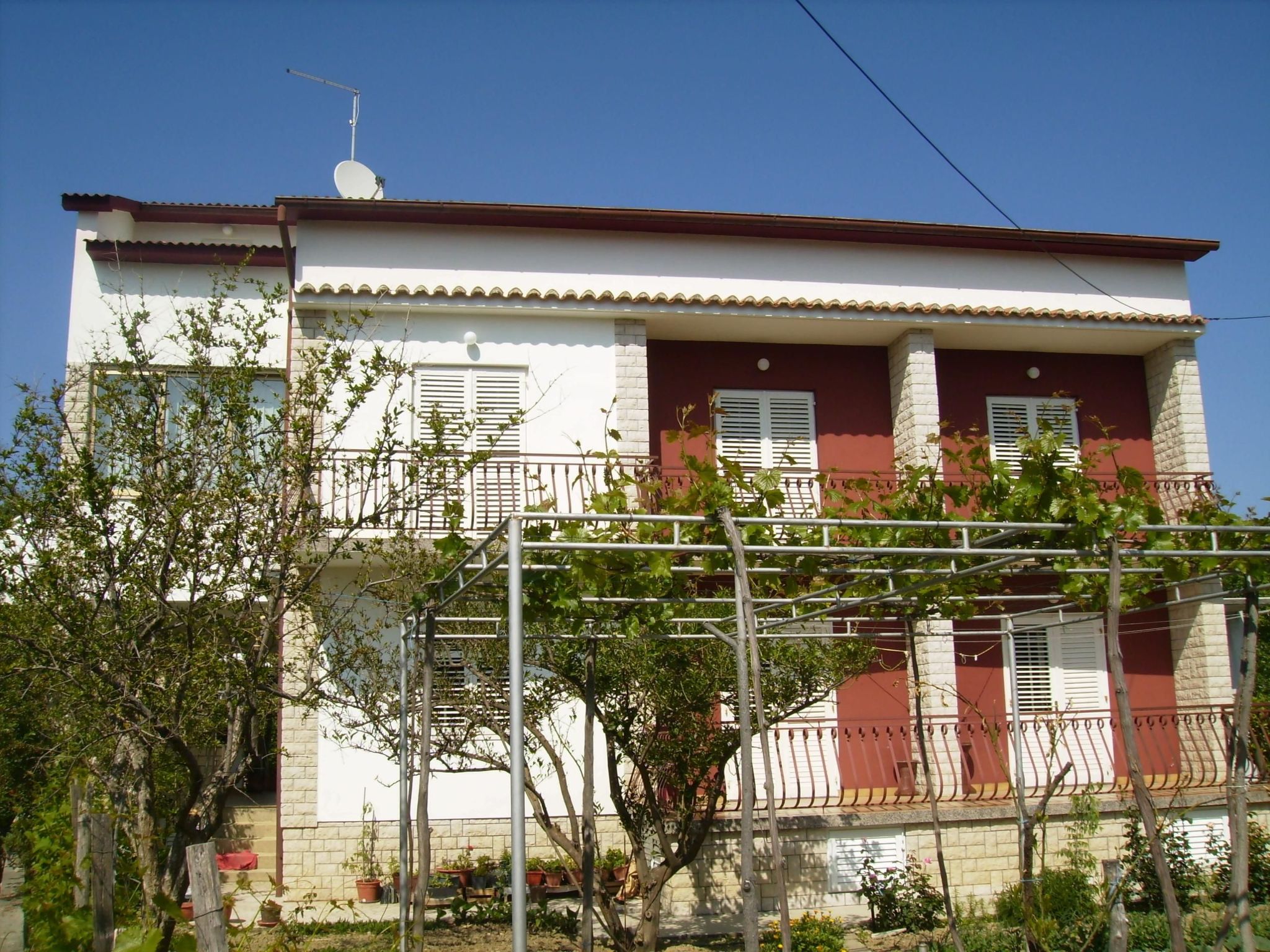 Große Wohnung in Palit mit Privatem Balkon-Image-tags.info