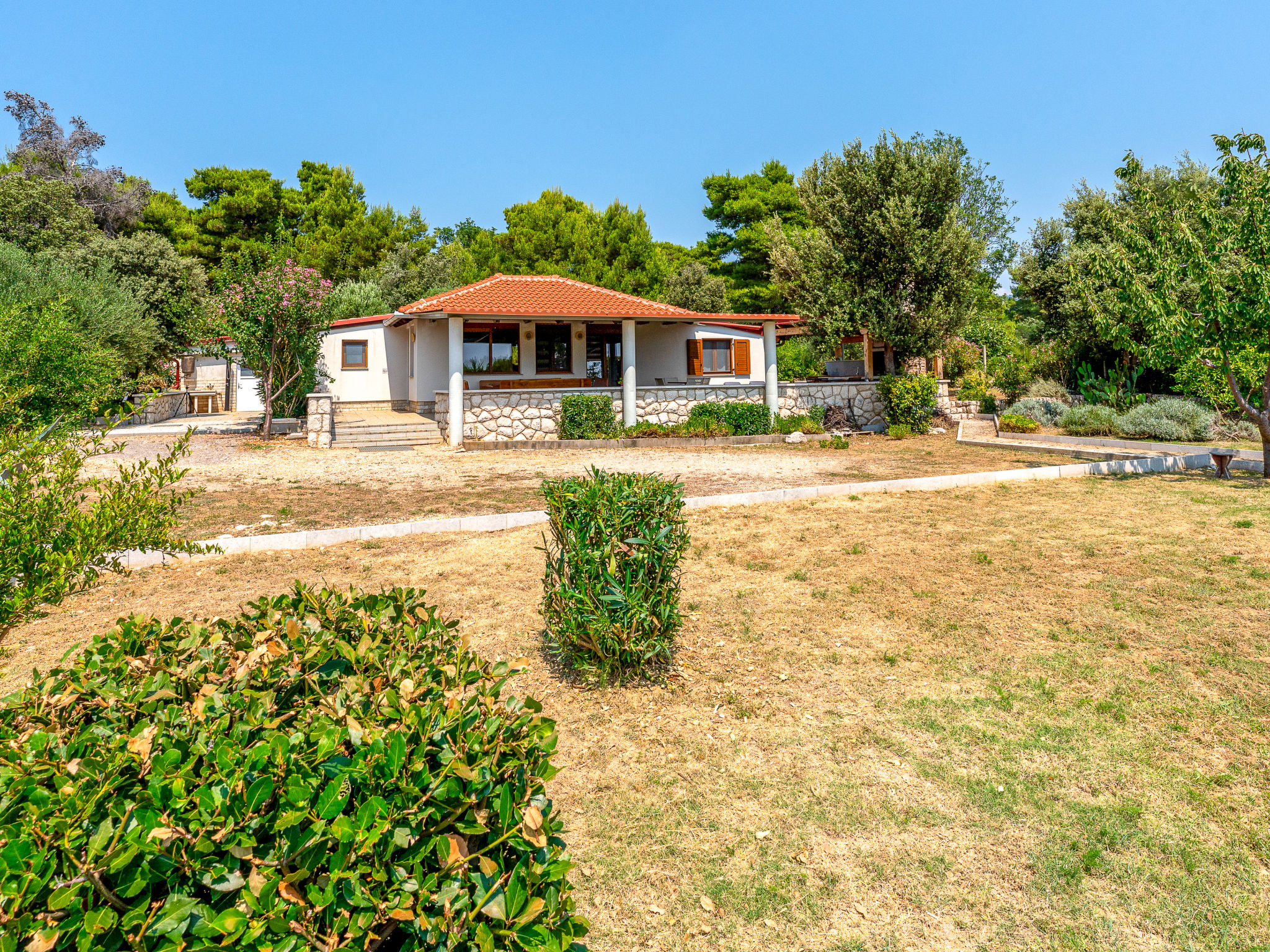 Photo of Dundo House