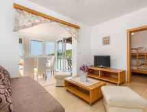 Appartement Mare 6: direct aan zee in Kampor, Rab met verwarmd zwembad - thumbnail 3