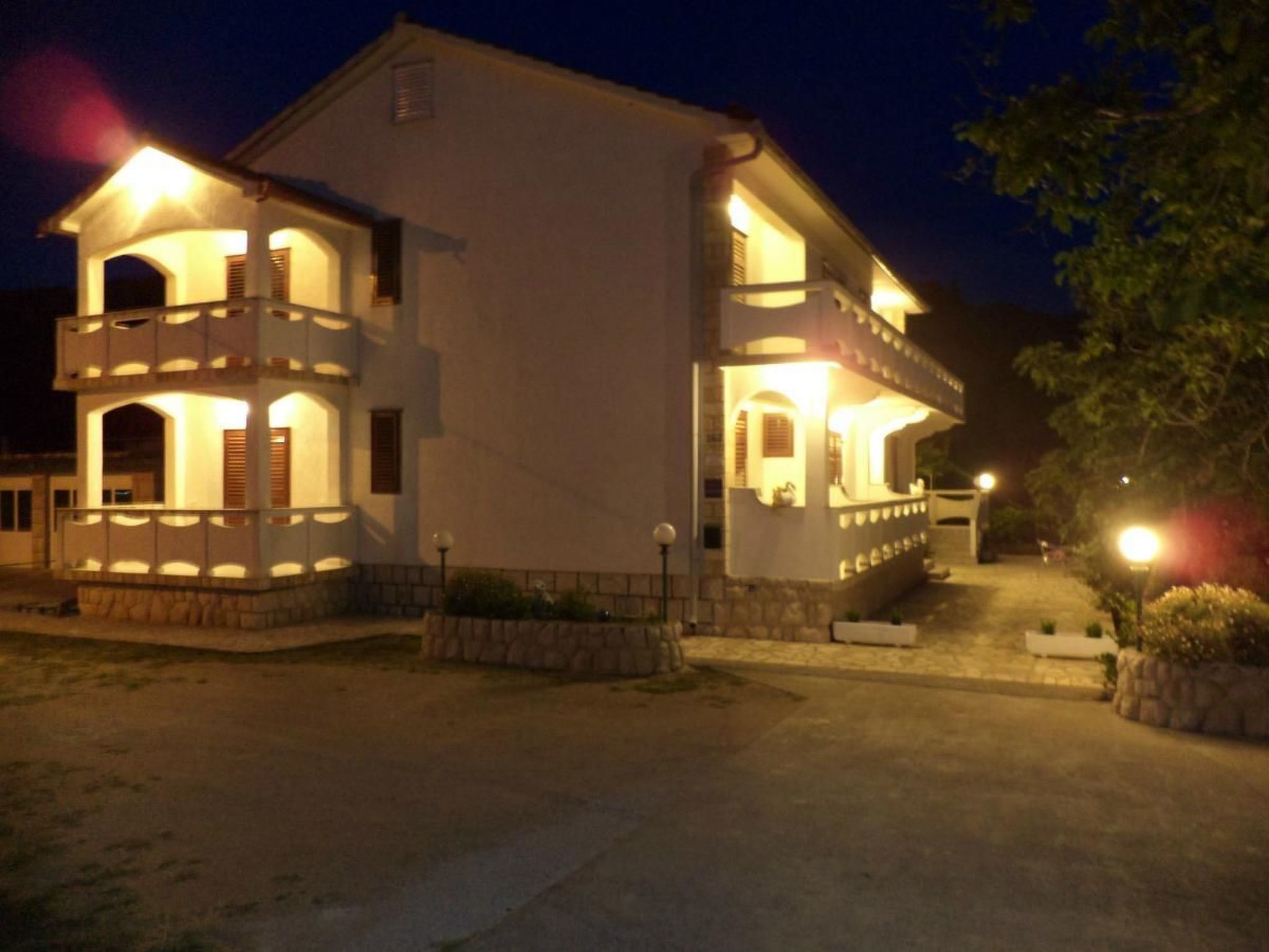 Wohnung in Kampor mit gemauertem Grill-Image-tags.info