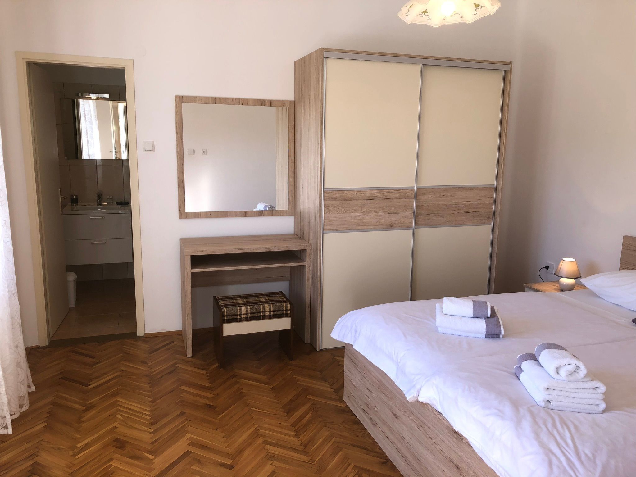 Erdgeschosswohnung mit Terrasse für sechs Personen-Binnen