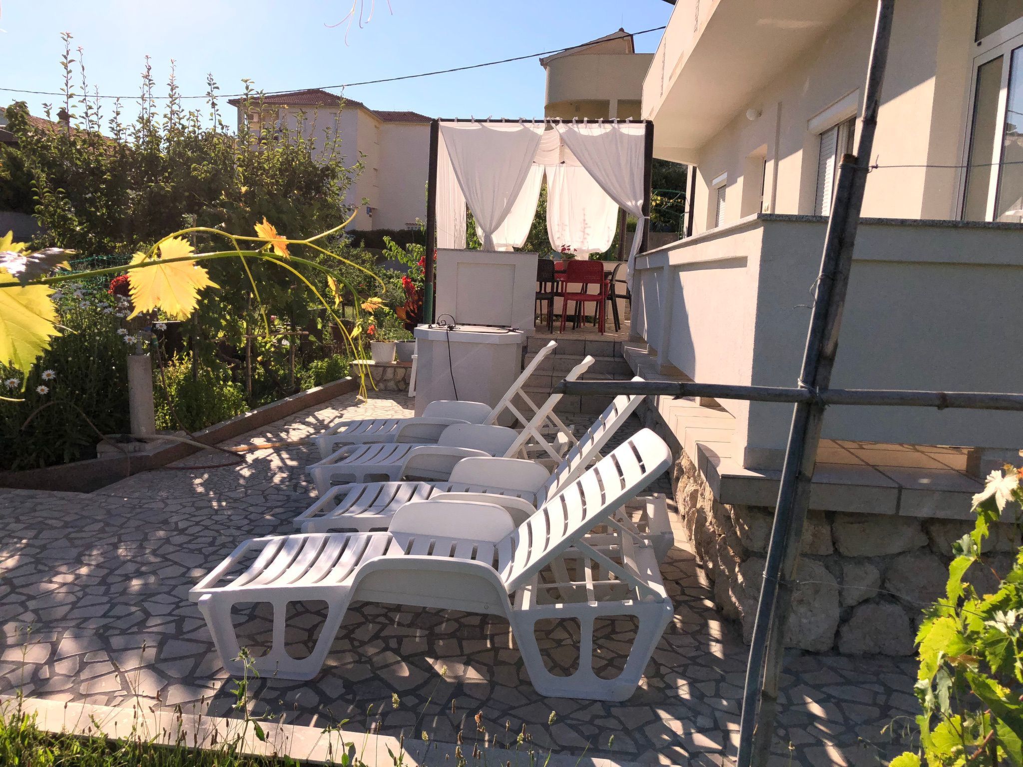 Erdgeschosswohnung mit Terrasse für sechs Personen-Binnen