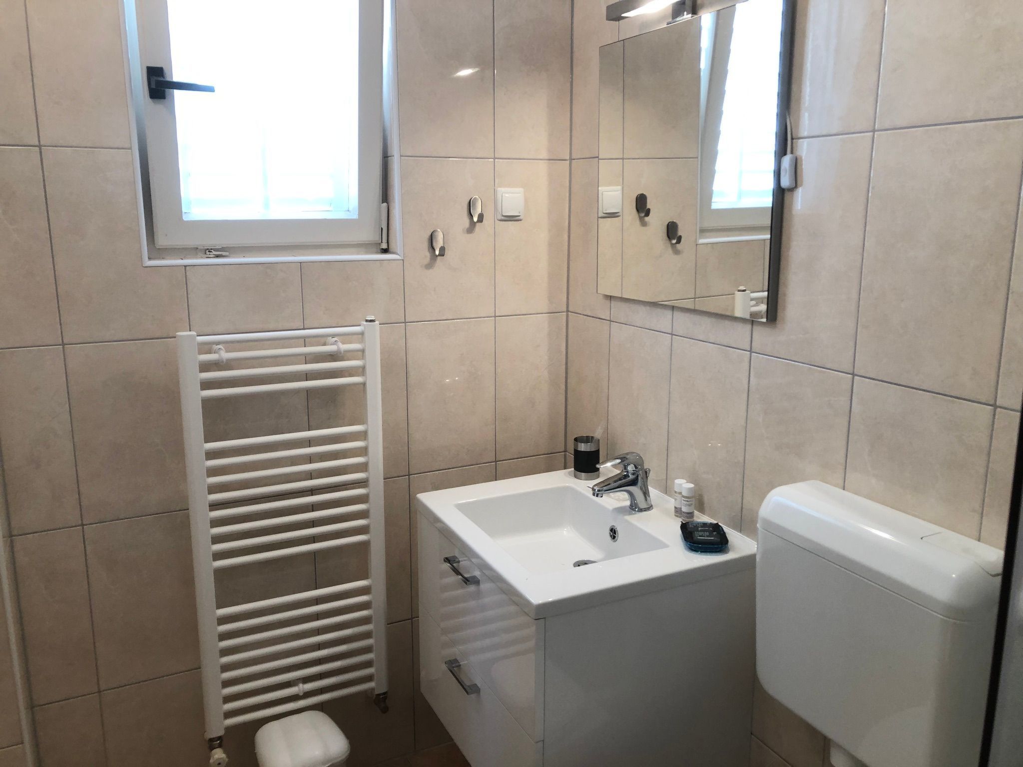 Erdgeschosswohnung mit Terrasse für sechs Personen-Binnen