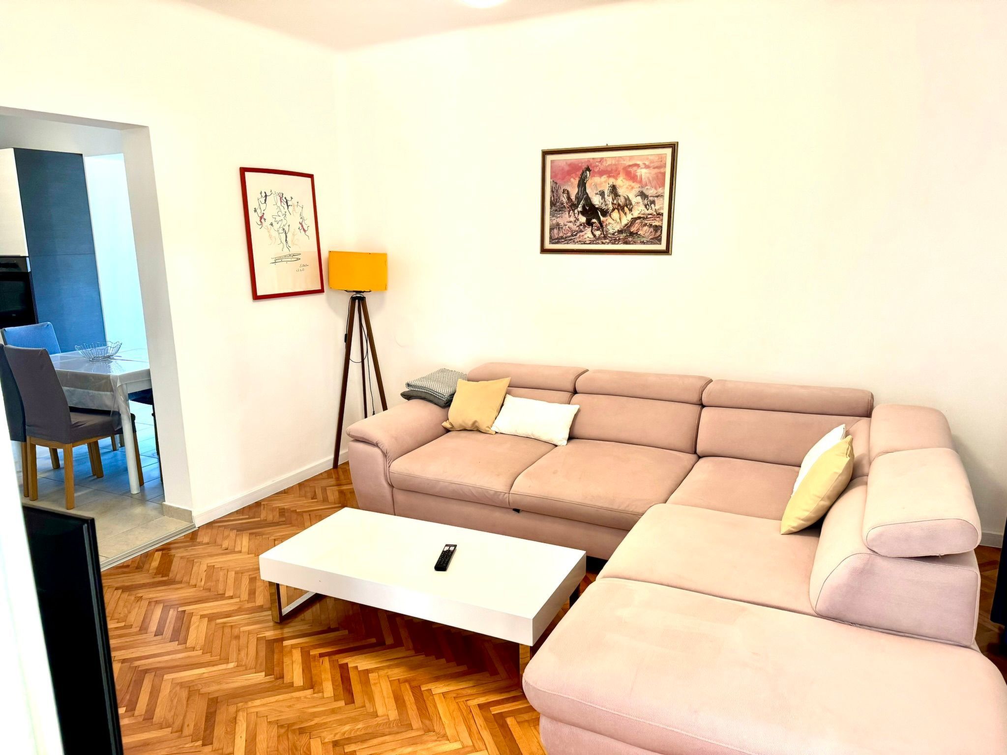 Erdgeschosswohnung mit Terrasse für sechs Personen-Binnen