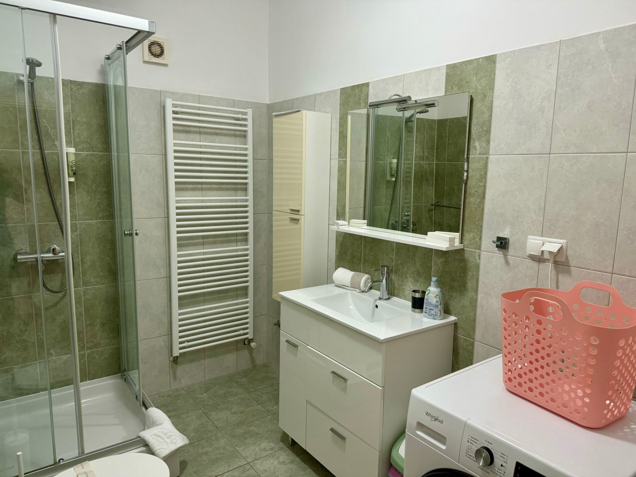 Erdgeschosswohnung mit Terrasse für sechs Personen-Binnen