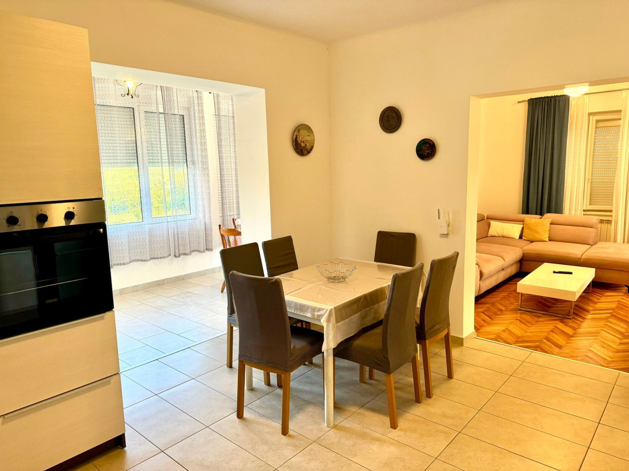 Erdgeschosswohnung mit Terrasse für sechs Personen-Binnen