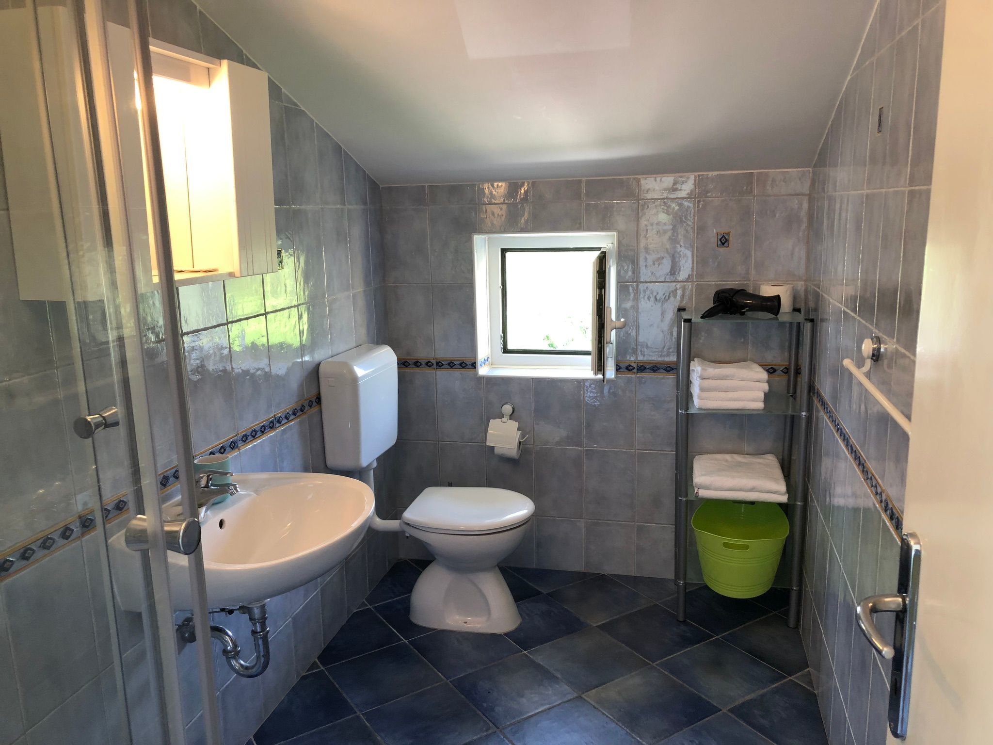 The Blue Line Ferienwohnung mit Balkon-Binnen