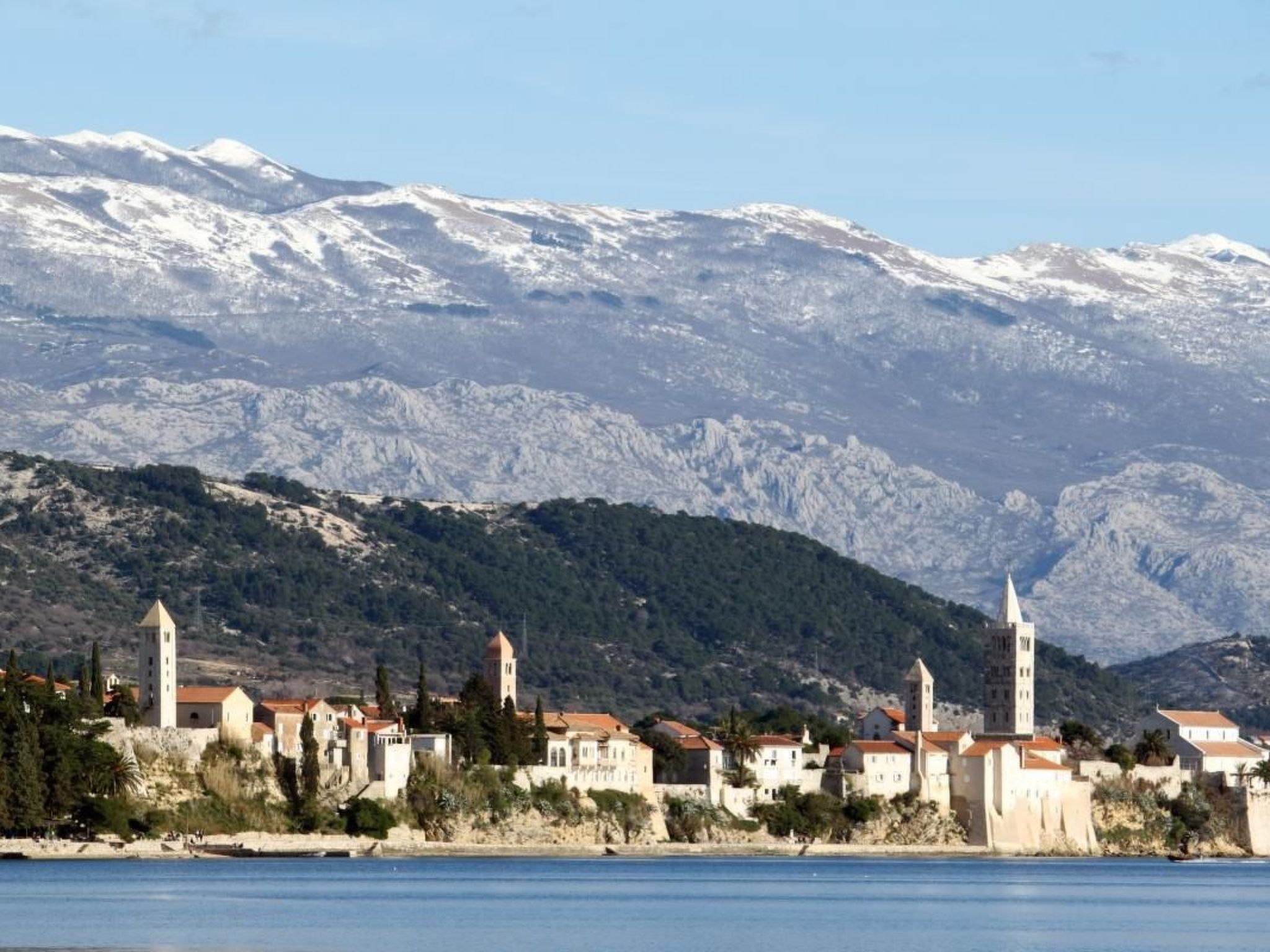 Geräumige Ferienwohnung mit Meerblick