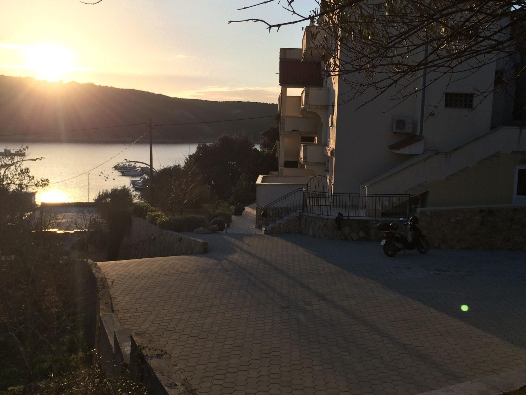 Mit Blick auf das Wasser-Image-tags.info