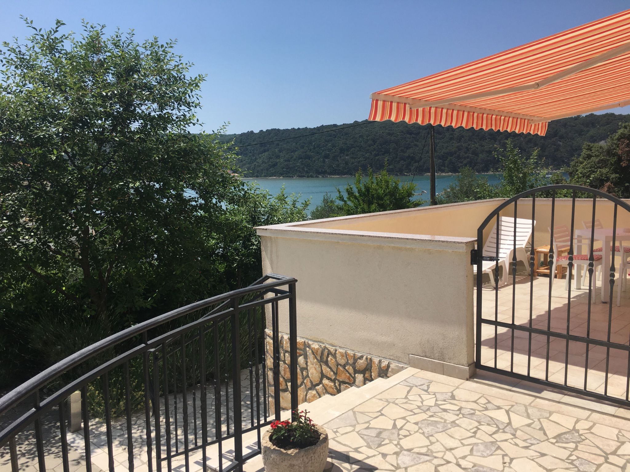 Mit Blick auf das Wasser-Image-tags.info