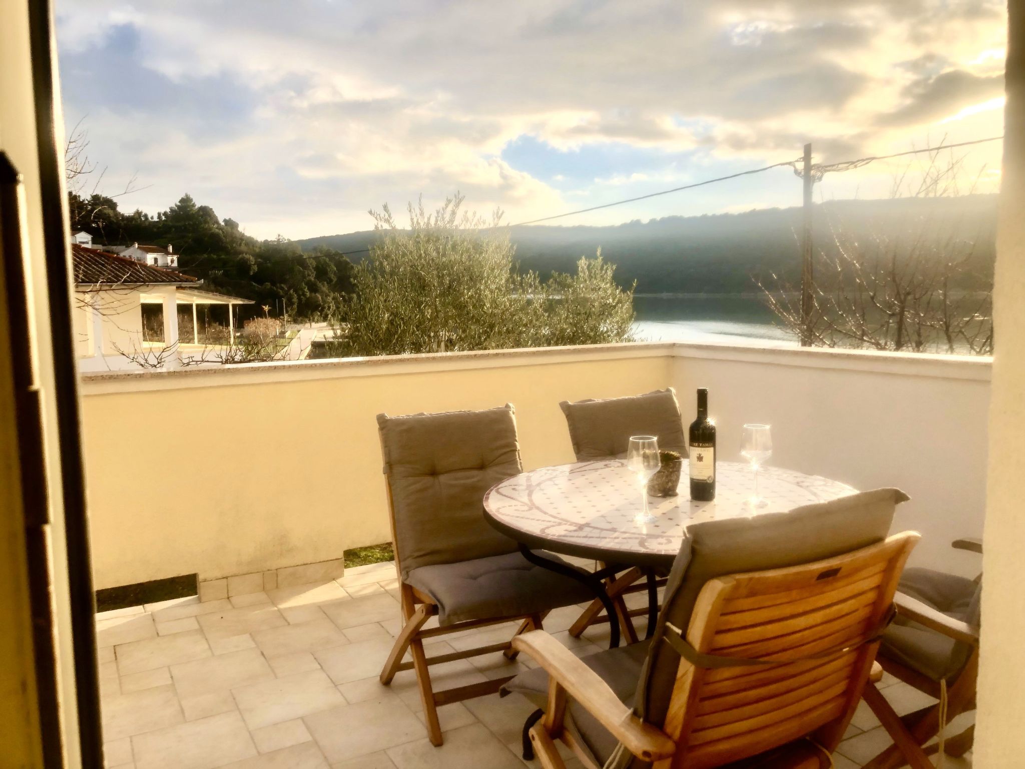 Mit Blick auf das Wasser-Image-tags.info