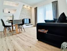 Appartement Marica met balkon en prachtig uitzicht op zee nabij strand - thumbnail 1