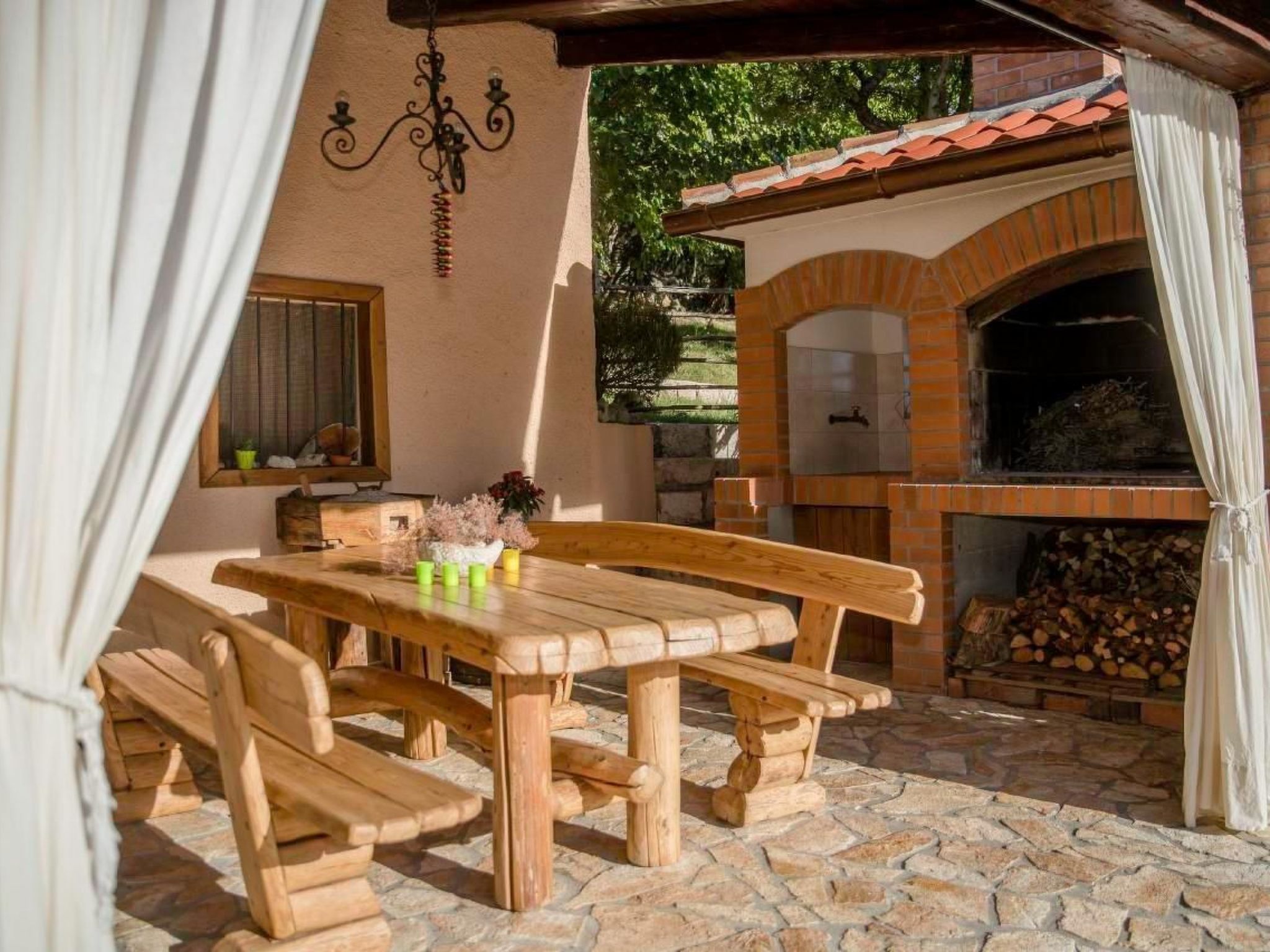 Tolles Ferienhaus in Supetarska Draga mit Garten-Binnen